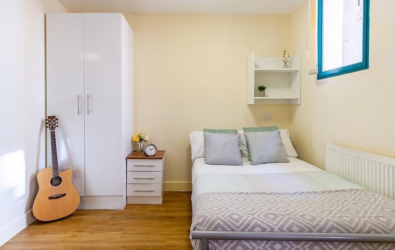 11 Russell Street, Radford, Nottingham - Image 1